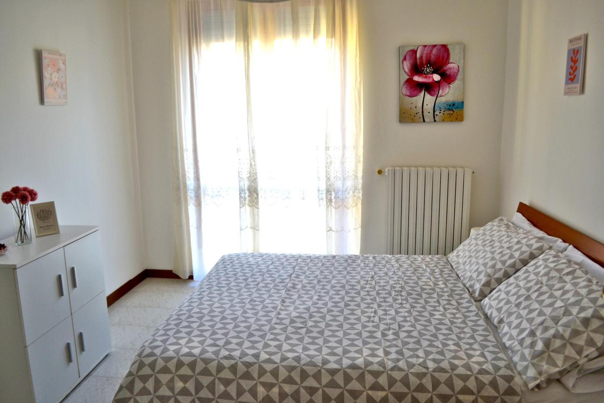 La Dolce Vita - Appartamento Con Parcheggio Privato Vicino Al Centro E All'Ospedale Асти Экстерьер фото